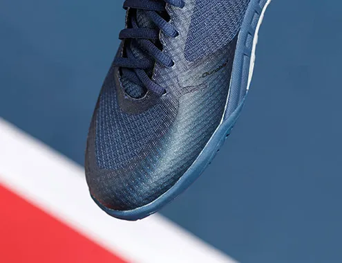 A large area of breathable mesh
The upper of S82 i...